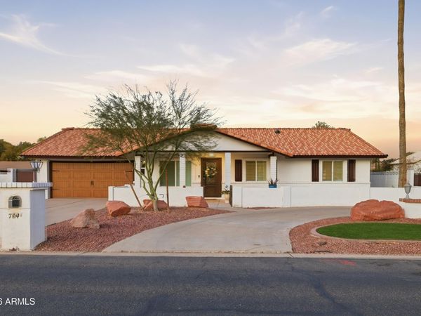 704 E MESQUITE Avenue, Gilbert, AZ 85296