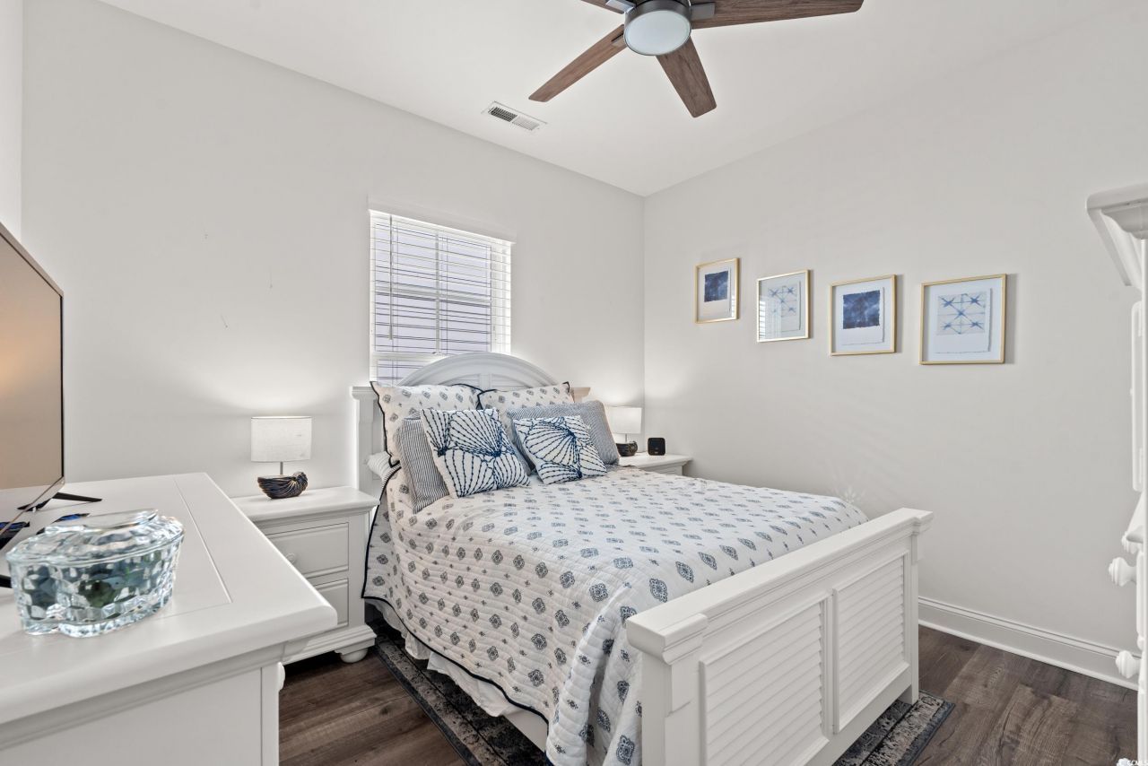 1300 Doubloon Dr. Photo 28