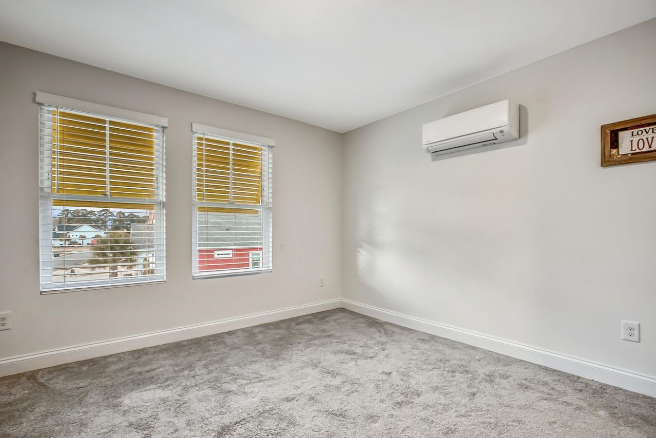 1300 Doubloon Dr. Photo 35