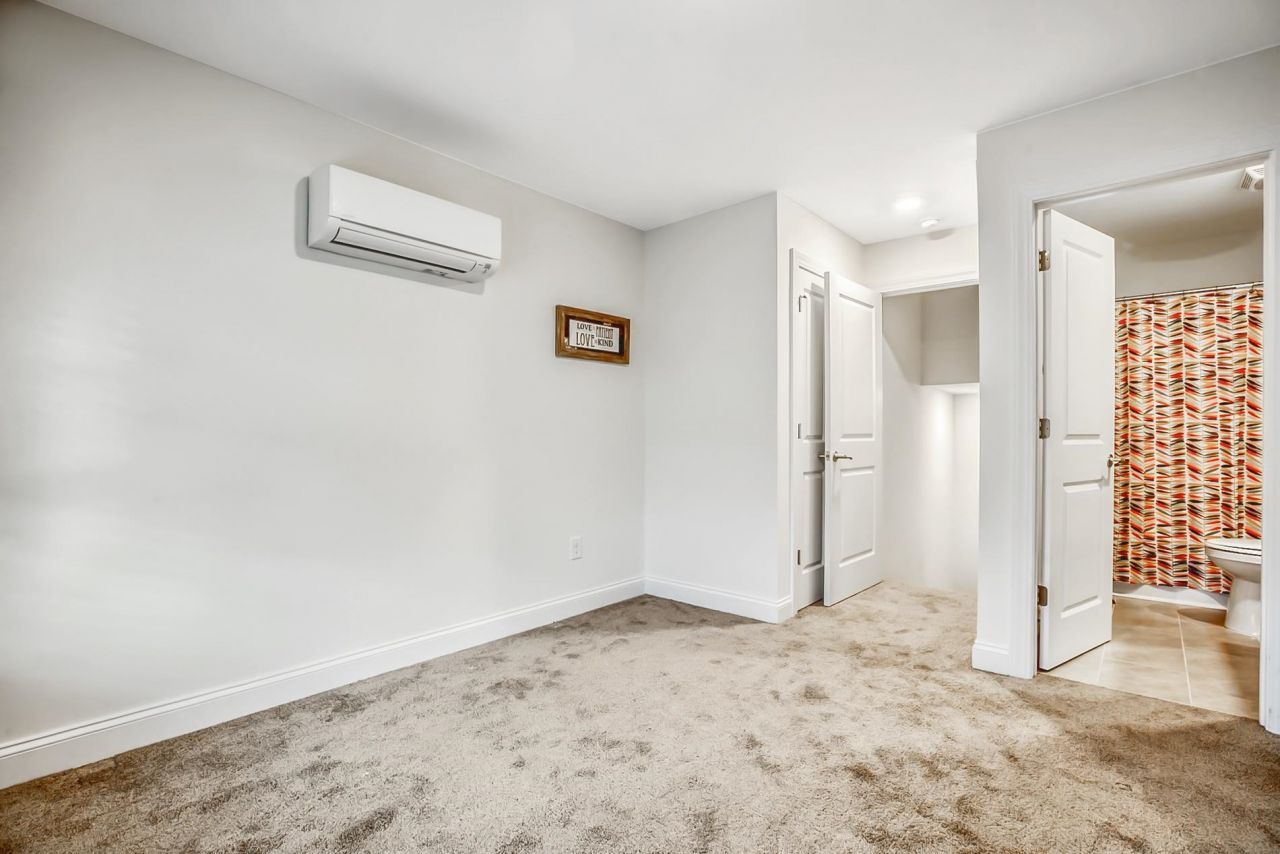 1300 Doubloon Dr. Photo 36