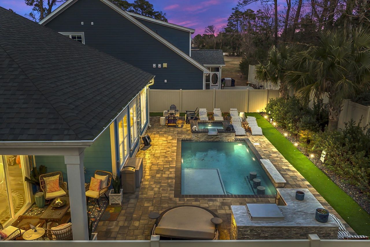 1300 Doubloon Dr. Photo 4