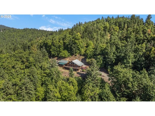 89112 SKY HIGH DR, Springfield, OR 97478