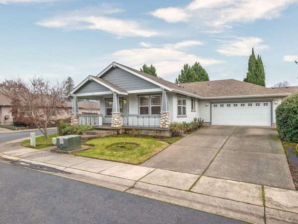 913 Schaefers Lane, Grants Pass, OR 97526