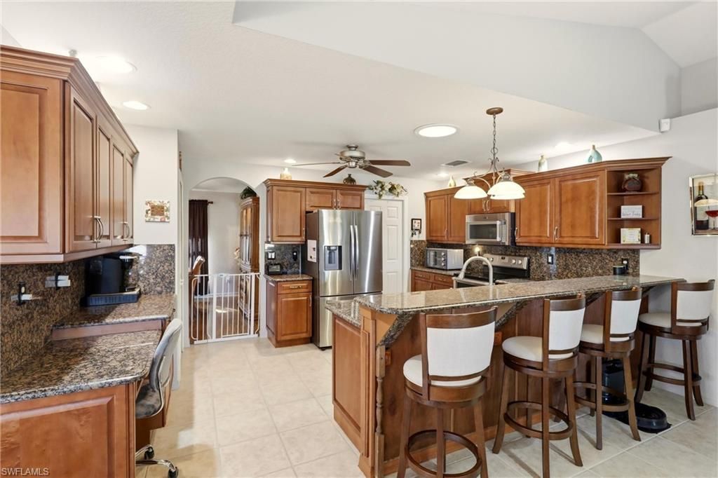 1713 NE 2nd St, Cape Coral, FL 33909 Photo