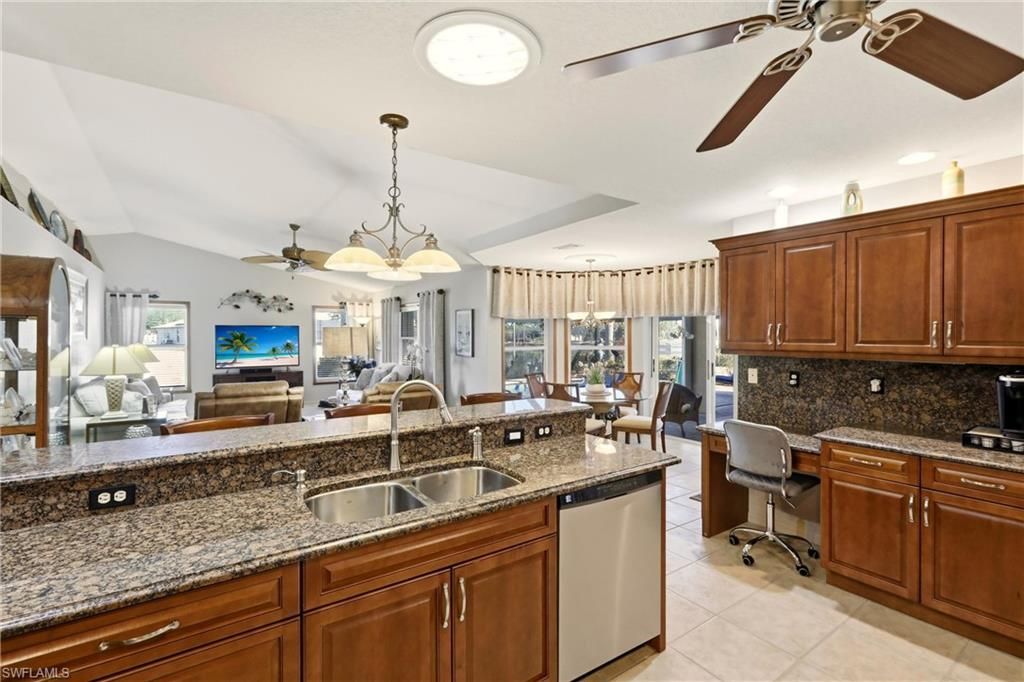 1713 NE 2nd St, Cape Coral, FL 33909 Photo