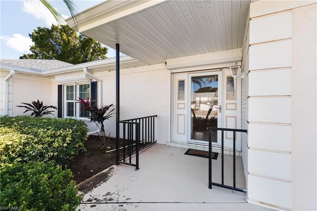 1286 Broadwater Dr, Fort Myers, FL 33919 Photo