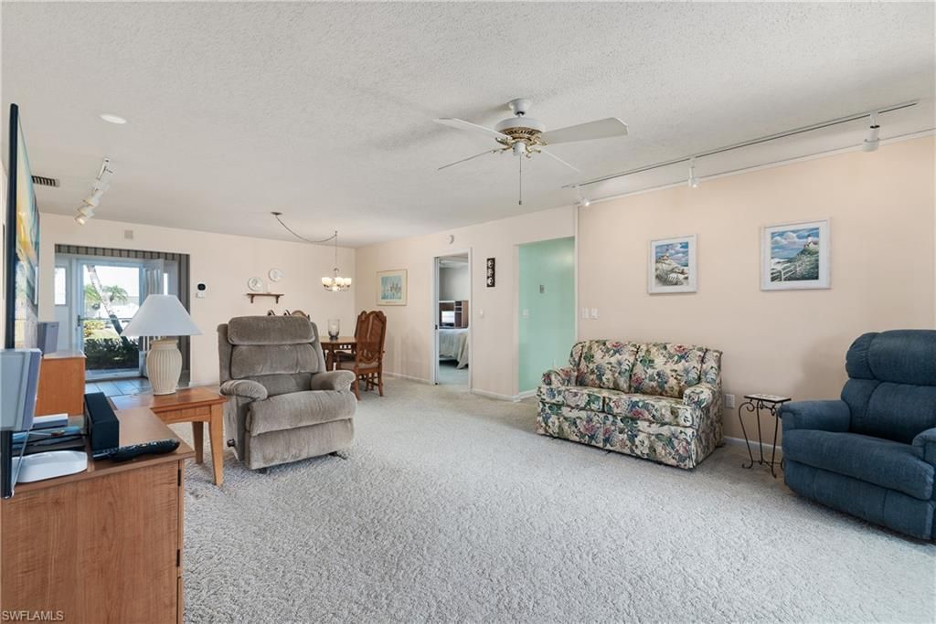 1286 Broadwater Dr, Fort Myers, FL 33919 Photo