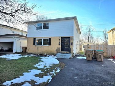 50 Strasbourg Drive, Unit Lower, Buffalo, NY 14227