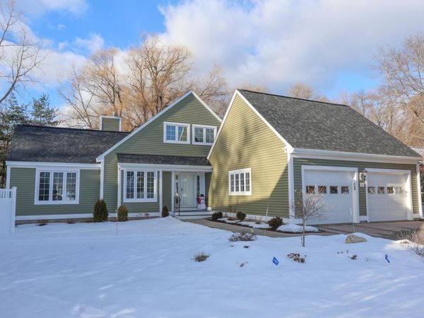 152 Straw Hill Road, Manchester, NH 03104