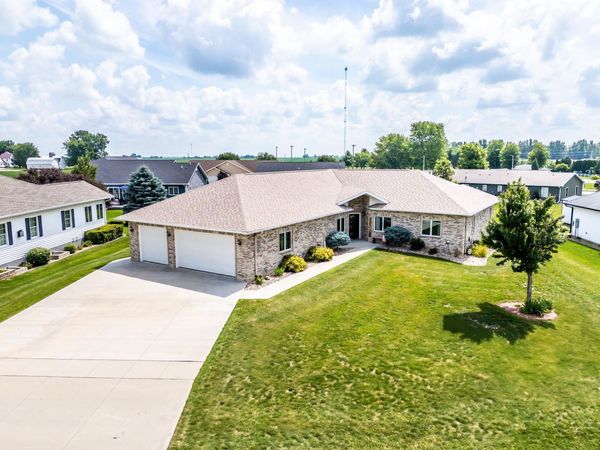 606 W View Drive, Readlyn, IA 50668