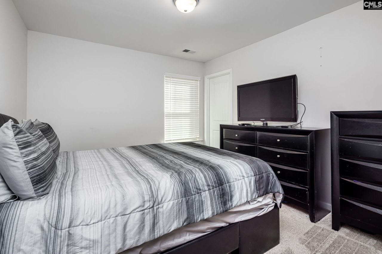 74 Apple Tree Court Photo 12