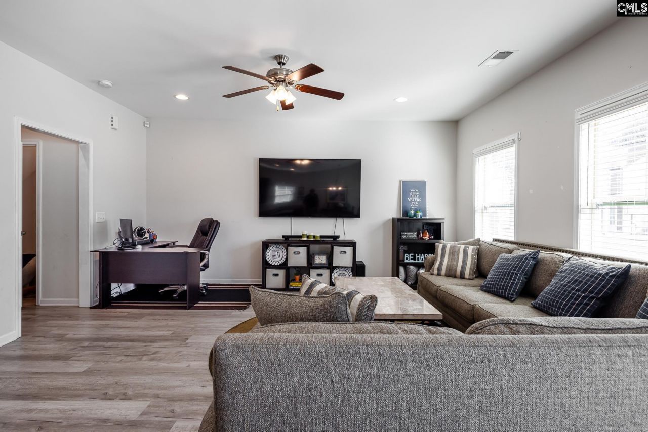 74 Apple Tree Court Photo 4