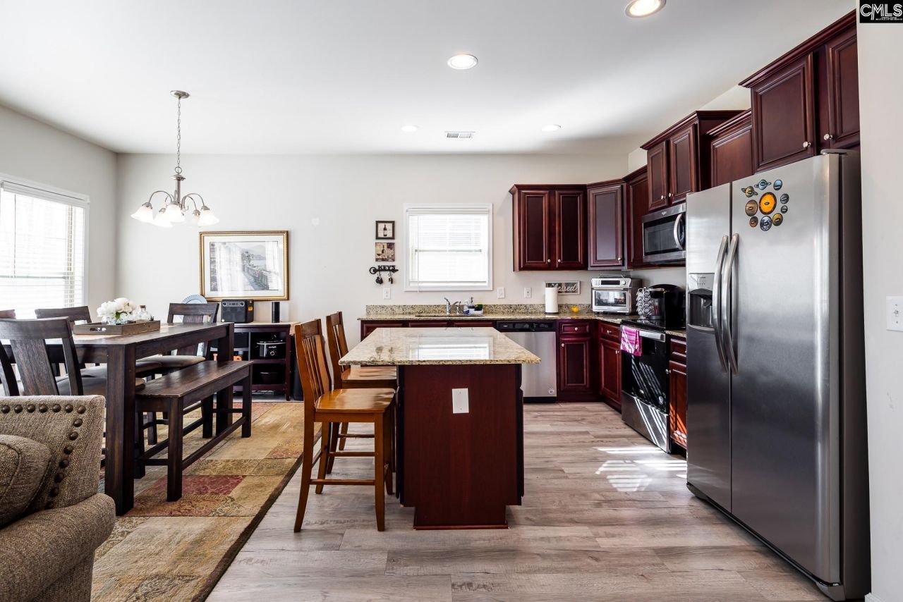 74 Apple Tree Court Photo 5