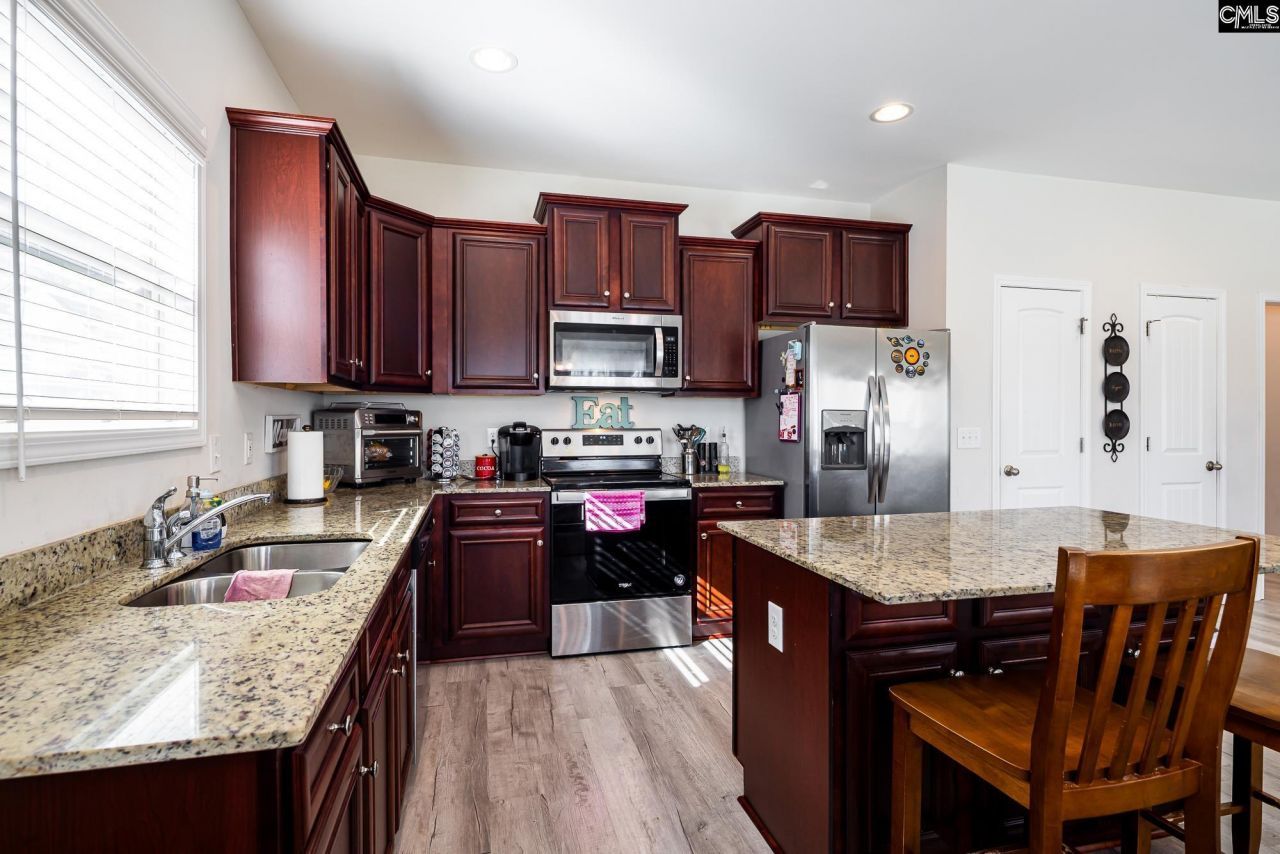 74 Apple Tree Court Photo 6