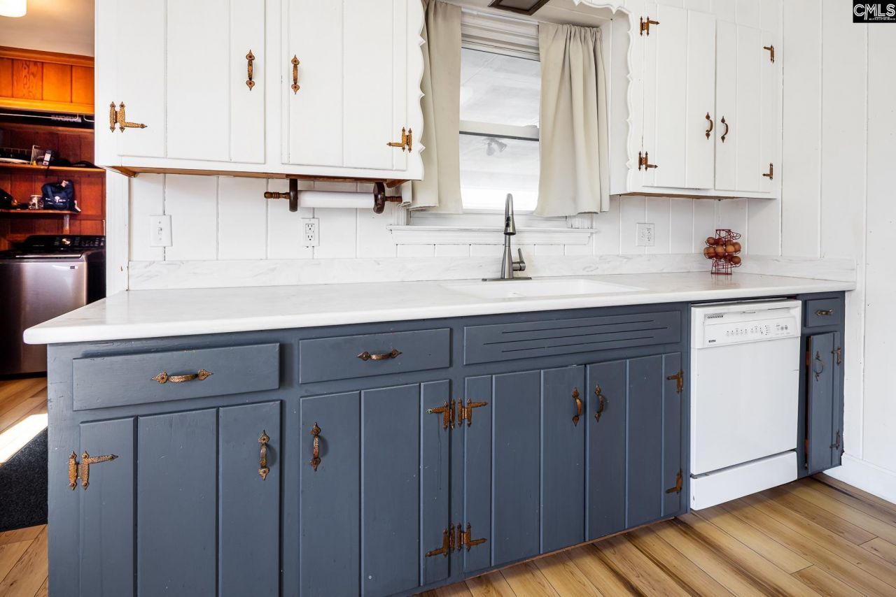 289 King Charles Road Photo 10