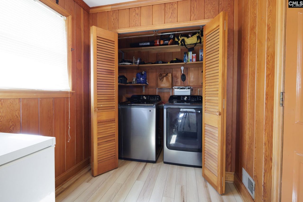 289 King Charles Road Photo 12