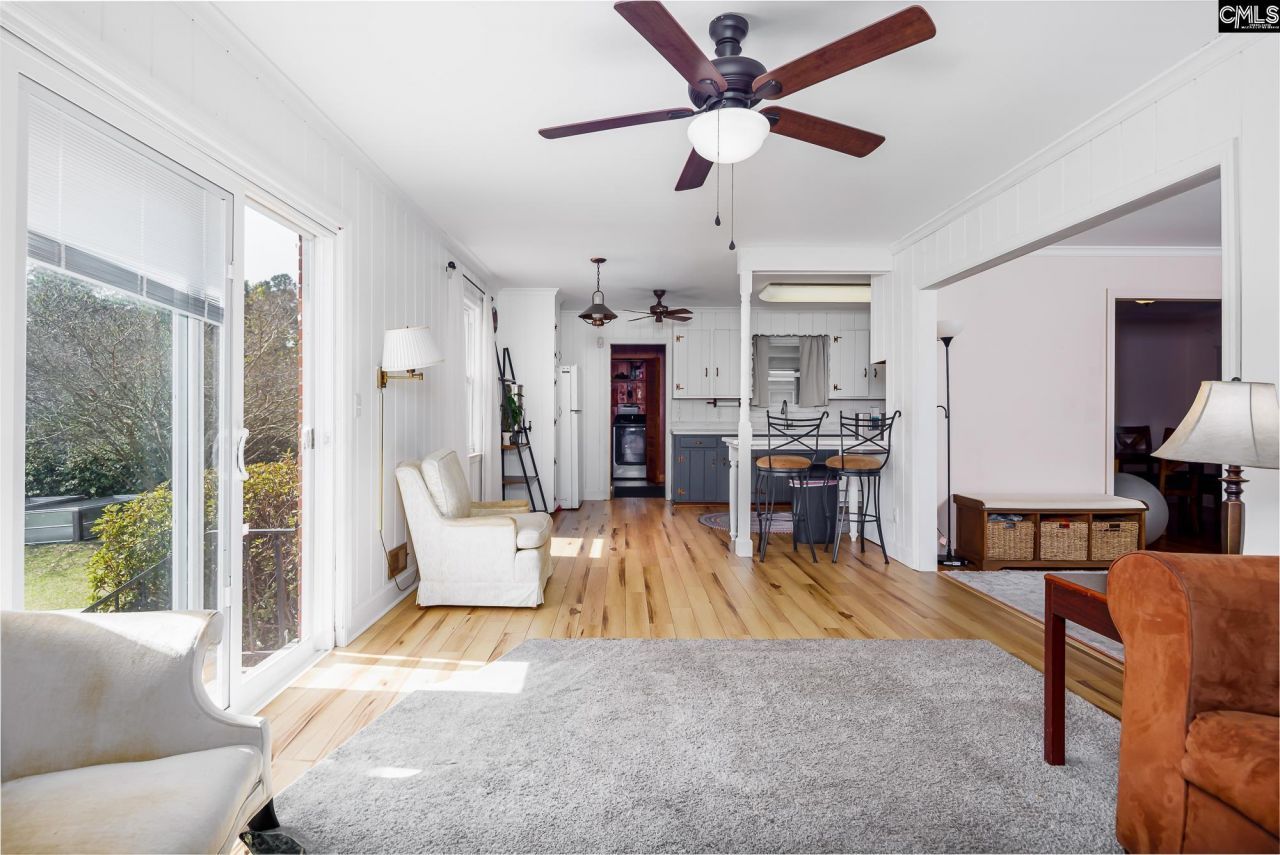 289 King Charles Road Photo 14