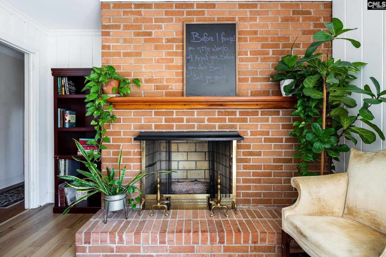 289 King Charles Road Photo 15