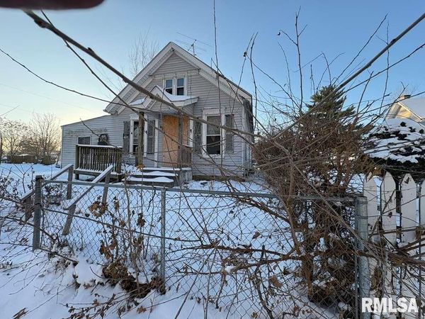 720 11TH Avenue, Rock Island, IL 61201