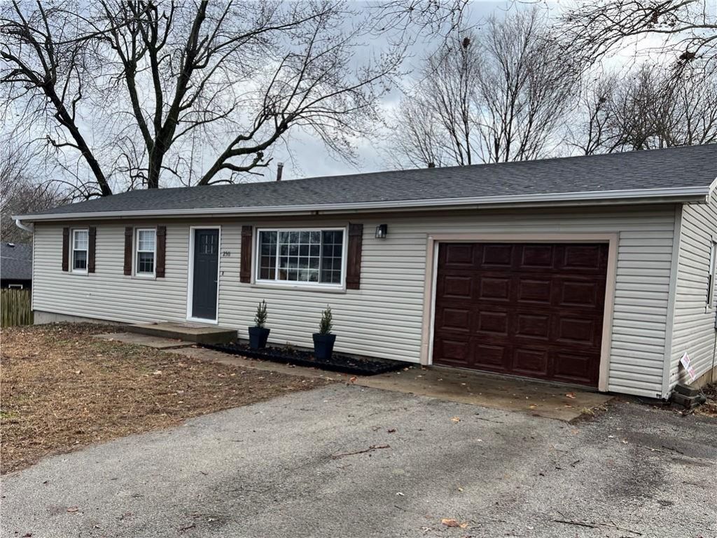 2511 Hillside Drive, Lexington, MO 64067 Main Photo