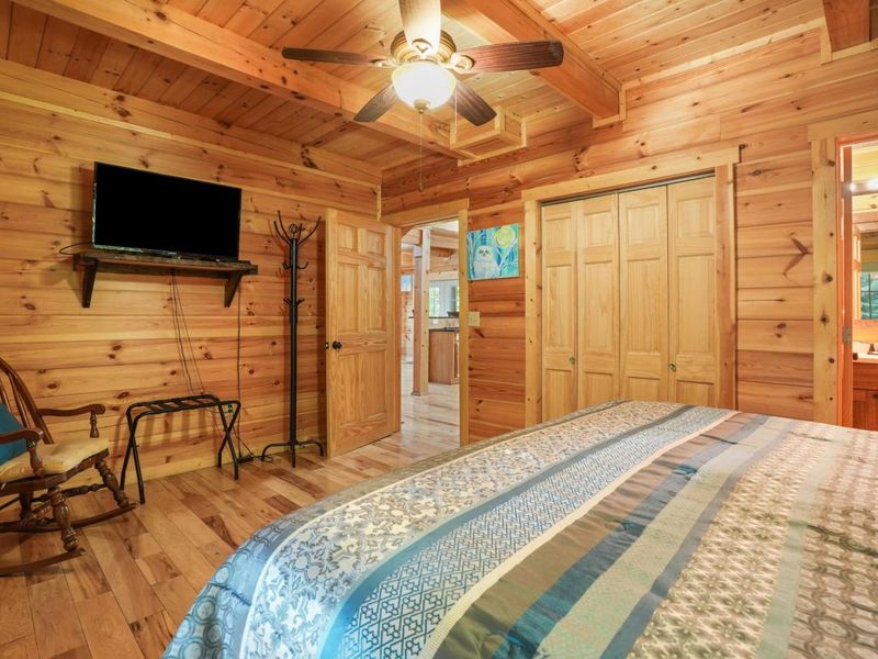 13042 E Buck Run Road, Rockbridge, OH 43149 Photo 17