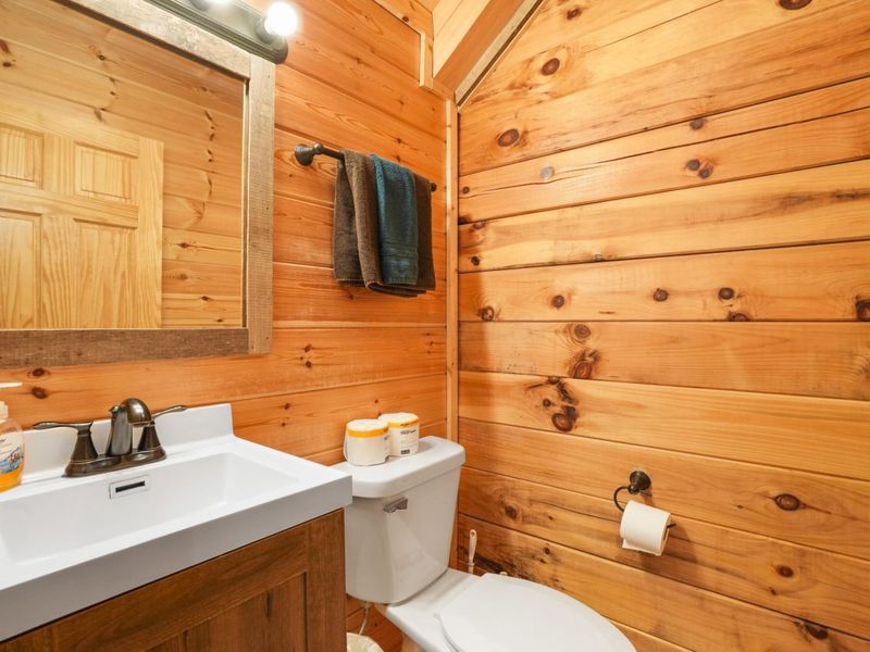 13042 E Buck Run Road, Rockbridge, OH 43149 Photo 19