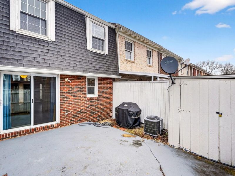 1056 Hardesty Place W, Columbus, OH 43204 Photo 24