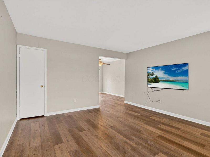 1056 Hardesty Place W, Columbus, OH 43204 Photo 4