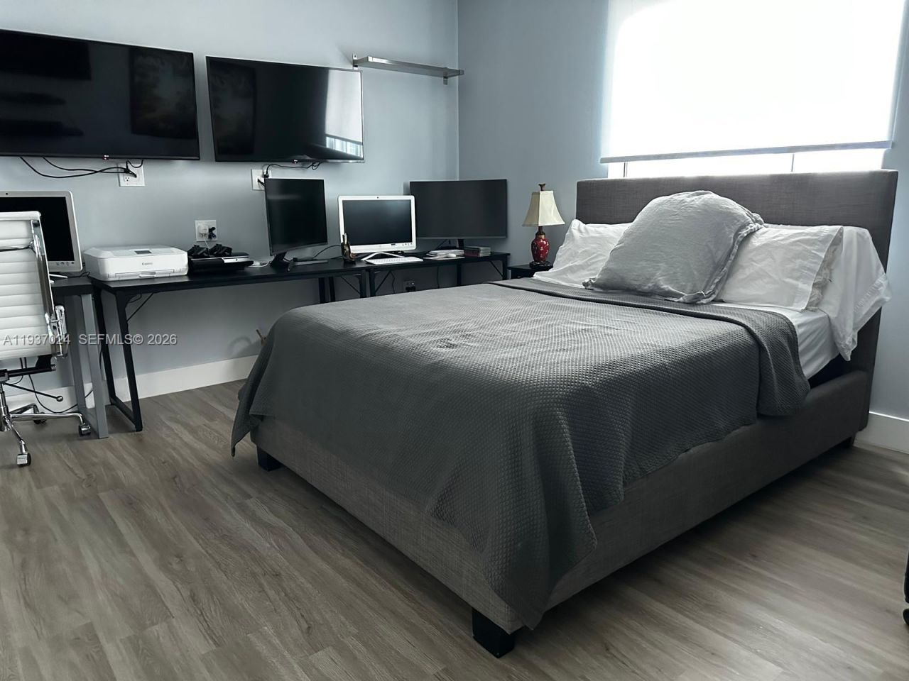 500 Brickell Ave , Unit 3307, Miami, FL 33131 Photo