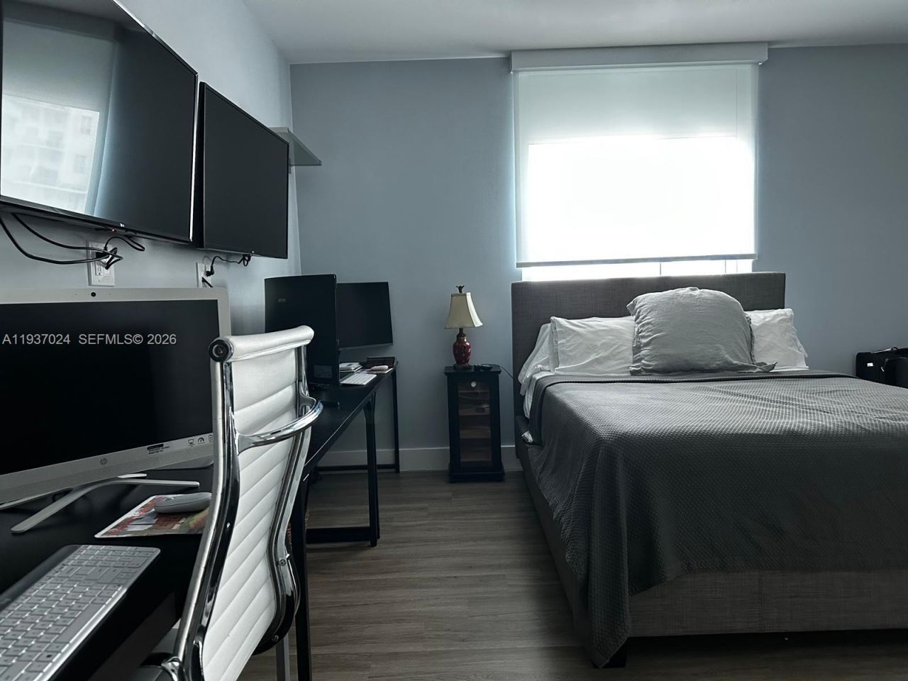 500 Brickell Ave , Unit 3307, Miami, FL 33131 Photo