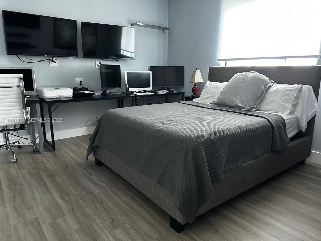 500 Brickell Ave , Unit 3307, Miami, FL 33131 Photo