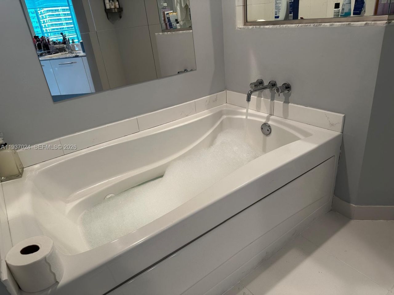 500 Brickell Ave , Unit 3307, Miami, FL 33131 Photo