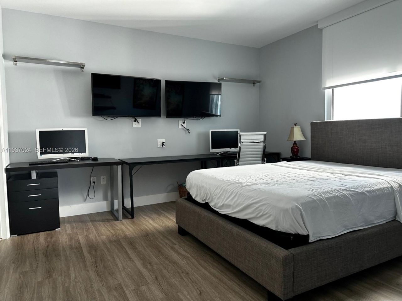 500 Brickell Ave , Unit 3307, Miami, FL 33131 Photo