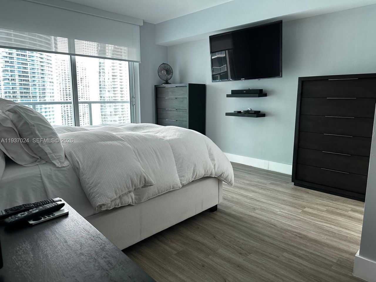 500 Brickell Ave , Unit 3307, Miami, FL 33131 Photo