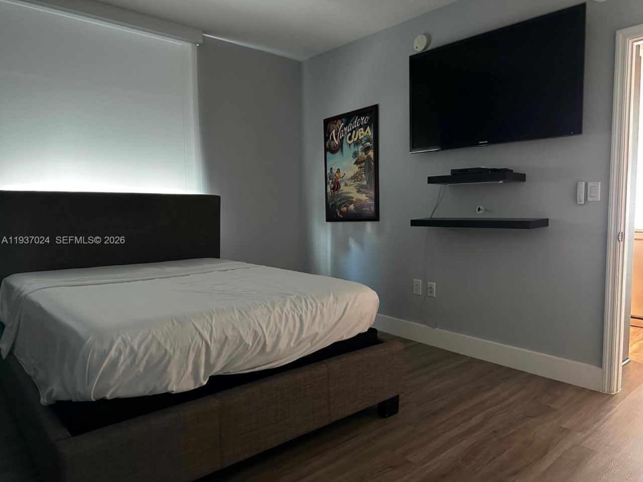 500 Brickell Ave , Unit 3307, Miami, FL 33131 Photo