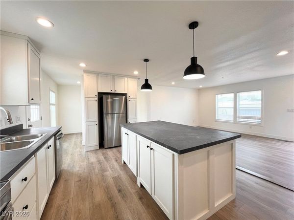 5994 Rocky Mountain Avenue, Las Vegas, NV 89156