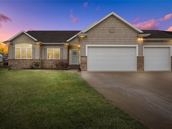 201 Teakwood Lane, Cedar Rapids, IA 52402