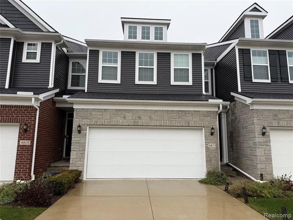 4811 Broomfield Way, Lake Orion Vlg, MI 48359