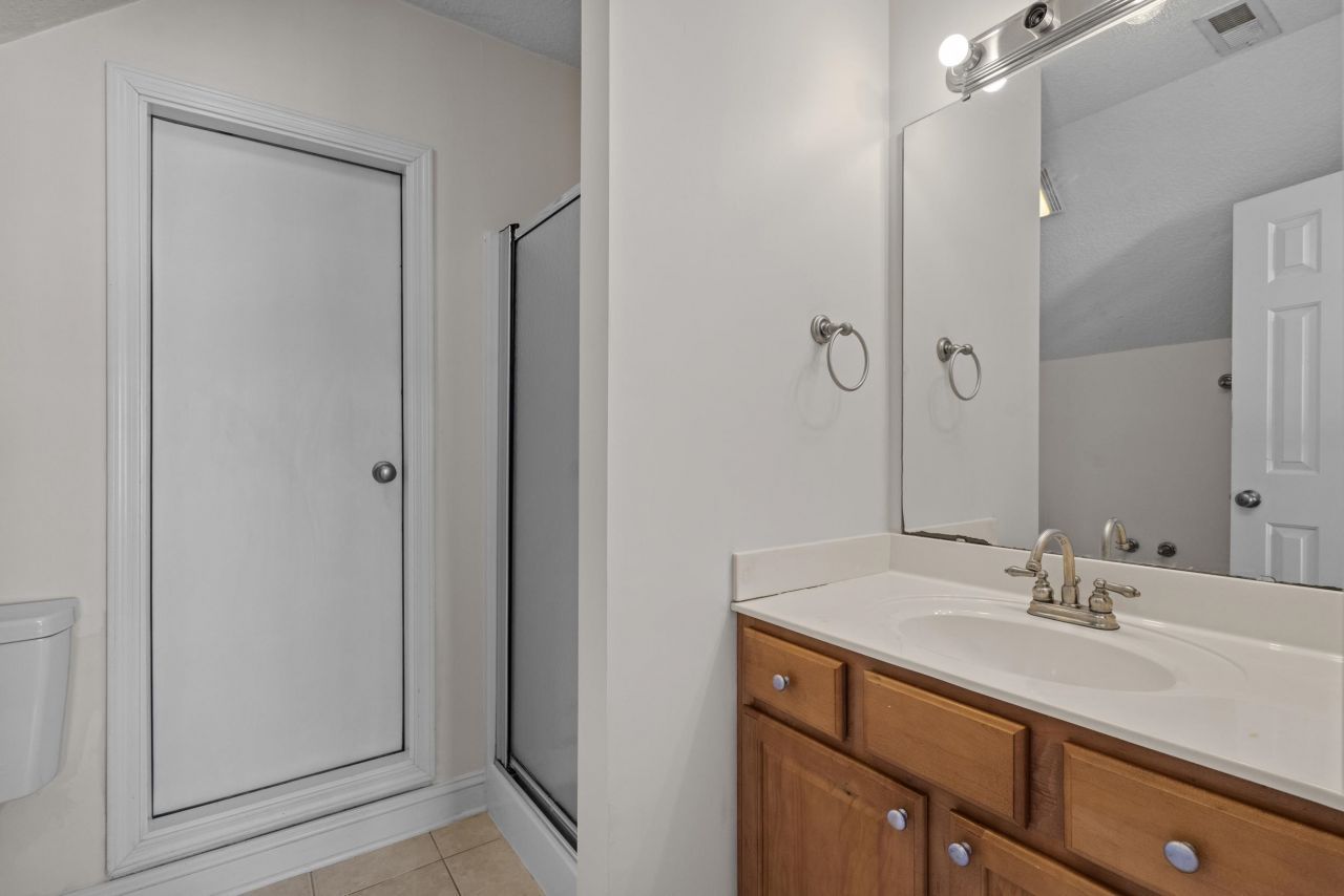 2058 N Berwick Dr. Photo 10