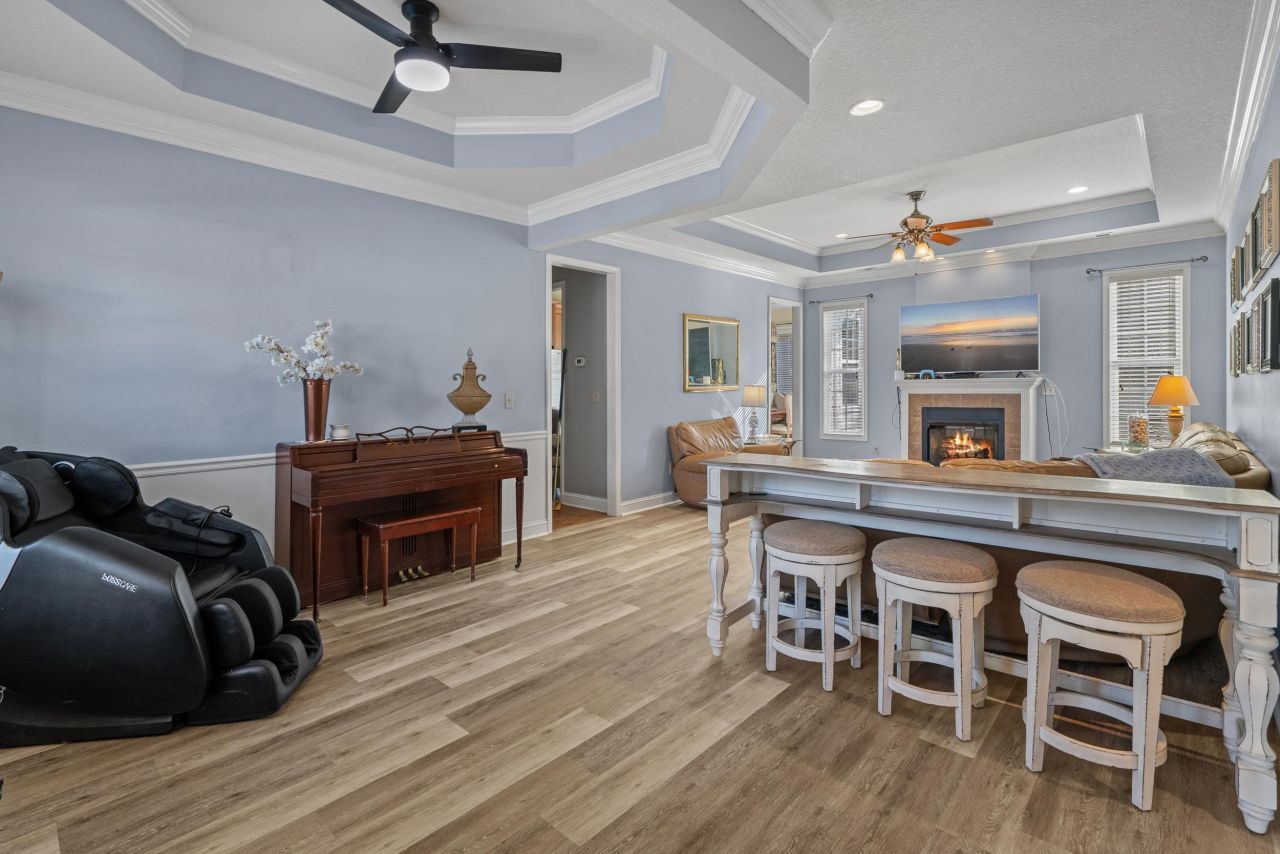 2058 N Berwick Dr. Photo 11