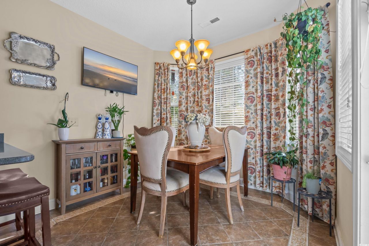 2058 N Berwick Dr. Photo 14