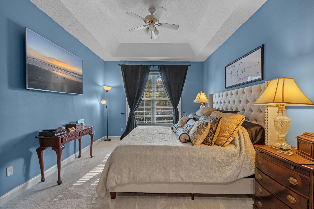 2058 N Berwick Dr. Photo 24