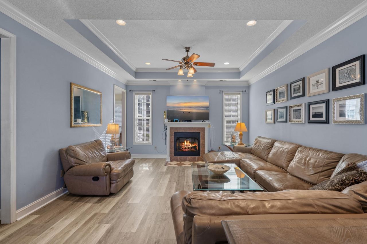 2058 N Berwick Dr. Photo 41