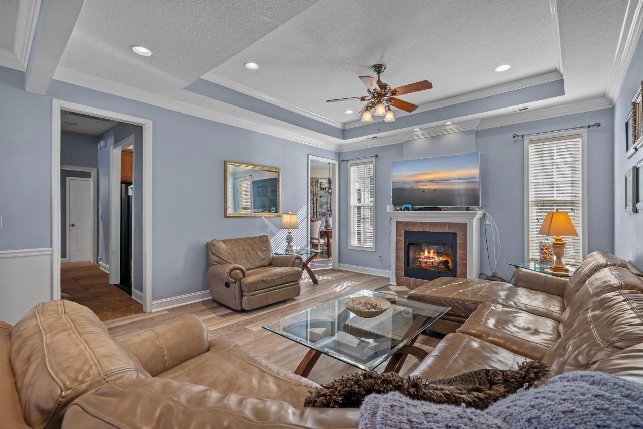 2058 N Berwick Dr. Photo 44