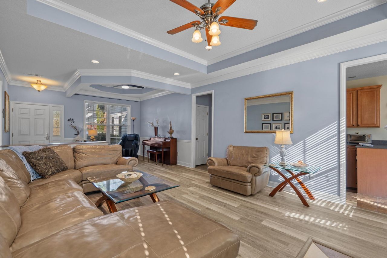 2058 N Berwick Dr. Photo 45