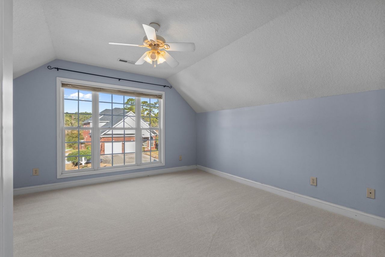 2058 N Berwick Dr. Photo 9