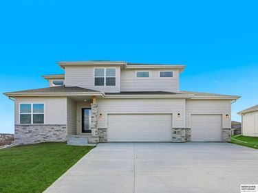 10411 Cimarron Street, Papillion, NE 68046