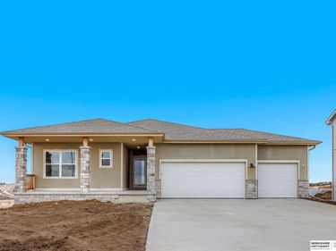 10403 Cimarron Street, Papillion, NE 68046