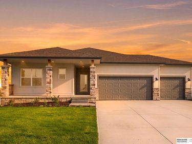 10403 Cimarron Street, Papillion, NE 68046