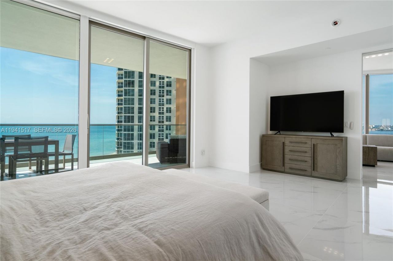 18975 Collins Ave, Unit 1104, Sunny Isles Beach, FL 33160 Photo